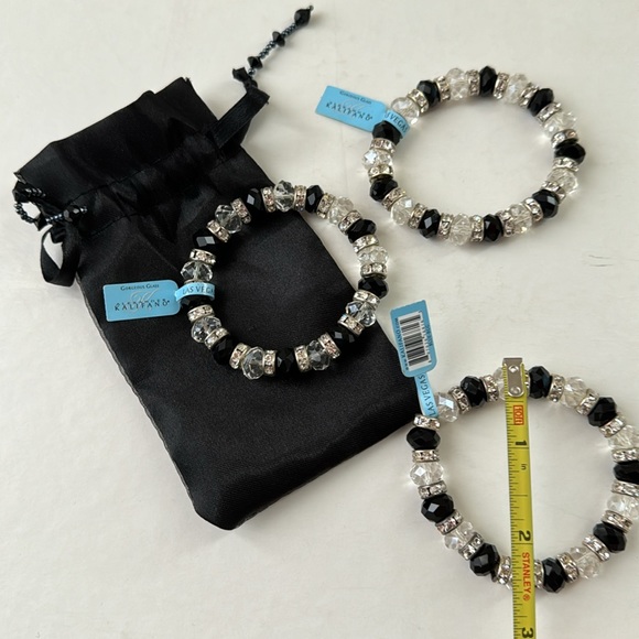 Black & Crystal Beaded Bracelet Set! 🖤🤍🖤🤍 - Picture 3 of 3